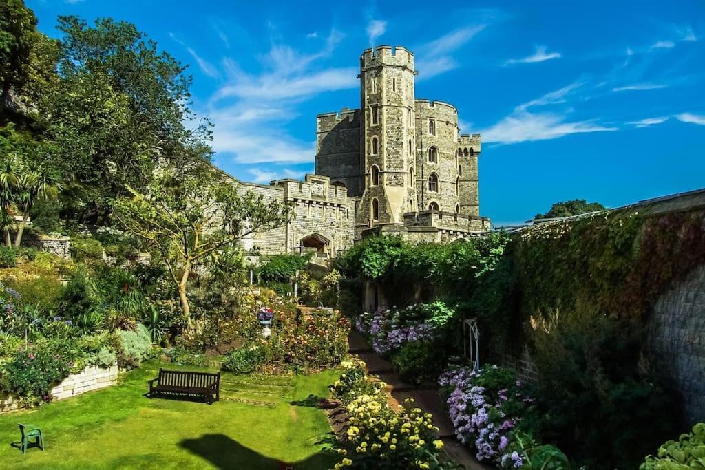 Апартаменти Beautiful Windsor 2 Bed, Perfect Location, 5 Mins Walk To Centre, Free Parking, Legoland, Ascot Екстер'єр фото
